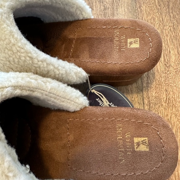 NWT** White mountain leather clog grey suede - Picture 4 of 6